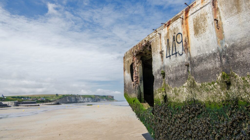 arromanches les bains normandia francia picture id505486215