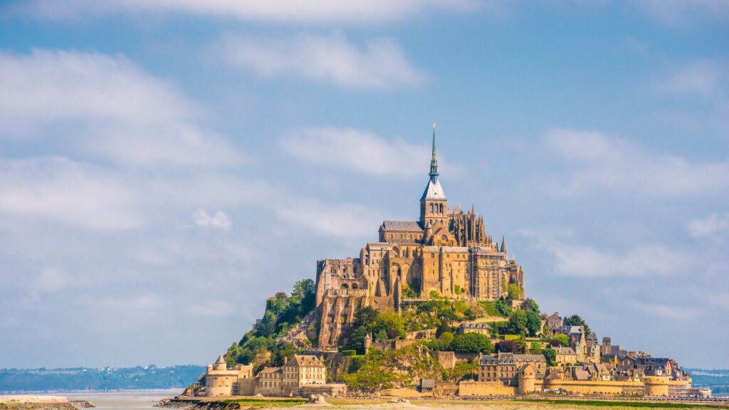 mount st michel picture id170181309